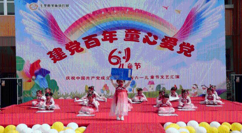 德云社李鹤彪发文，晒郭德纲生日面，彪哥不做饭，郭德纲都没得吃